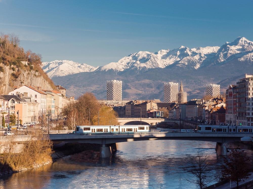 Ibis Grenoble Centre Bastille Exterior foto